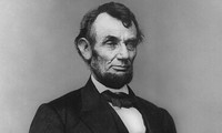 美国前总统亚伯拉罕·林肯的亲笔手稿220万美元成交