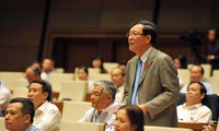 越南13届国会10次会议质询和回答质询活动进入第二天