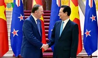 新西兰总理约翰•基圆满结束访越行程
