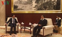 越南驻华大使邓明魁会见广西壮族自治区党委书记彭清华