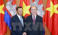 柬埔寨参议院主席赛宗圆满结束对越南的正式访问