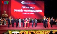 越南国家主席张晋创出席越南纺织服装集团成立20周年纪念活动