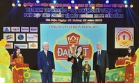 “越南10佳食品品牌”奖颁奖仪式在河内举行
