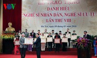 越南国家主席张晋创出席人民艺术家和优秀艺术家称号授予仪式