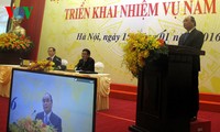 越南政府副总理阮春福出席政府办公厅2016年任务部署会议