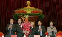 越共中央总书记阮富仲会见老挝人民革命党中央总书记特使顺通