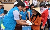 越南全国各地举行照顾帮扶活动  让劳动者、政策优抚对象和贫困者过好年  