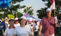 胡志明市：6000人参加为了妇女的发展步行活动