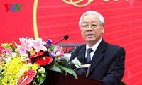 越南人民报创刊六十五周年纪念大会暨一级独立勋章颁授仪式在河内举行