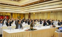 越南国会办公厅与政府办公厅就第14届国会代表候选人向选民征集意见