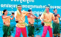 高棉族独特的传统舞蹈