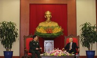 越共中央总书记阮富仲会见中国国防部长常万全