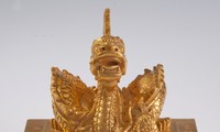 “皇宫宝物——阮朝金玺和金书”展开幕