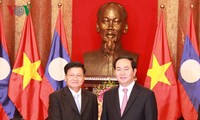 陈大光和阮氏金银会见老挝总理通伦•西苏里