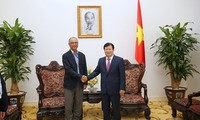 越南政府副总理郑庭勇会见老挝能源矿产部副部长威拉鹏