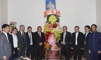 张和平副总理向胡志明市天主教  福音教教徒致以圣诞祝贺