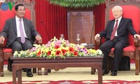 阮富仲总书记会见柬埔寨首相洪森