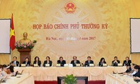 越南政府把稳定宏观经济与实现可持续增长放在优先地位