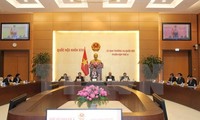 越南14届国会常委会9次会议将举行国会代表质询活动