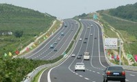 下龙-云屯高速公路预计于年底投入运行