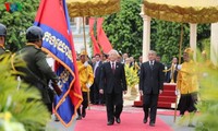 越南和柬埔寨将为维护和弘扬传统友好团结与全面合作做出不懈努力