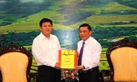  越南河江省与中国广西百色市开展边境劳务管理合作