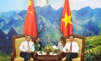 中国云南省文山州委代表团访问河江省