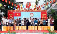  越南全国各地纷纷举行全民族大团结日活动