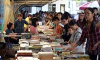胡志明市举行庆祝11.20越南教师节的图书节活动