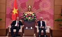 越南国会副主席汪朱刘会见古巴高级代表团