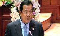 柬埔寨国会对洪森担任首相进行信任投票 
