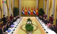 古巴国务委员会主席兼部长会议主席迪亚斯-卡内尔圆满结束对越南的正式友好访问