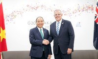 阮春福与G20峰会与会各国领导人讨论加强双边关系的措施