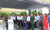纪念越南荣军烈士节活动在全国各地举行