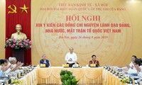 经济社会小组征求原越南党和国家领导人的意见