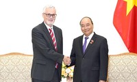 越南政府总理阮春福会见德国驻越大使希尔德纳