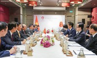 越南和日本将保持配合共同应对区域和全球的各种挑战