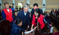 越南党和国家一向照顾好橙剂受害者和贫困者的生活