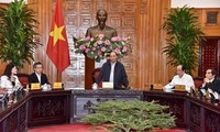 越南政府总理阮春福与薄寮省领导班子举行工作会议