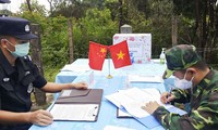 越南奠边省边防部队与中国云南出入境边防检查总站举行现场会谈