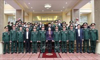  越南国会主席阮氏金银视察第4军区