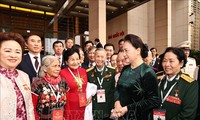越南国会主席阮氏金银会见第十次全国爱国竞赛大会参会代表