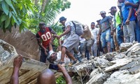 海地强烈地震死亡人数上升至近1300人