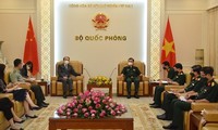 越南国防部副部长黄春战会见中国驻越南大使