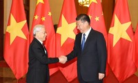 越南党和国家领导人致电祝贺中国国庆