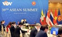  政府总理范明政出席第38届和39届东盟峰会及相关会议