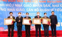 2021年越南教师节: 全国191模范教师和管理者获得表彰