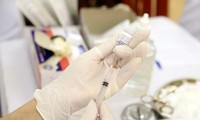 越南将对5岁以上儿童的新冠疫苗接种工作进行考察