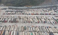 春节前力争解决边境口岸货物拥堵问题