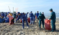 越南海上警察第三区在巴地头顿省举行“海警与渔民同行”活动